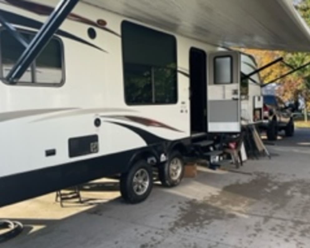 2017 Travel Trailer RV for Rent in Orient, Ohio