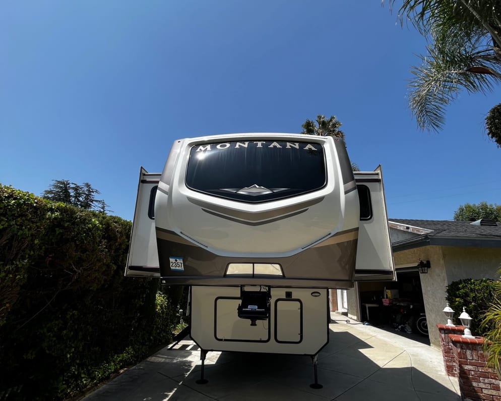 Fifth Wheel RV for Rent in Covina, California