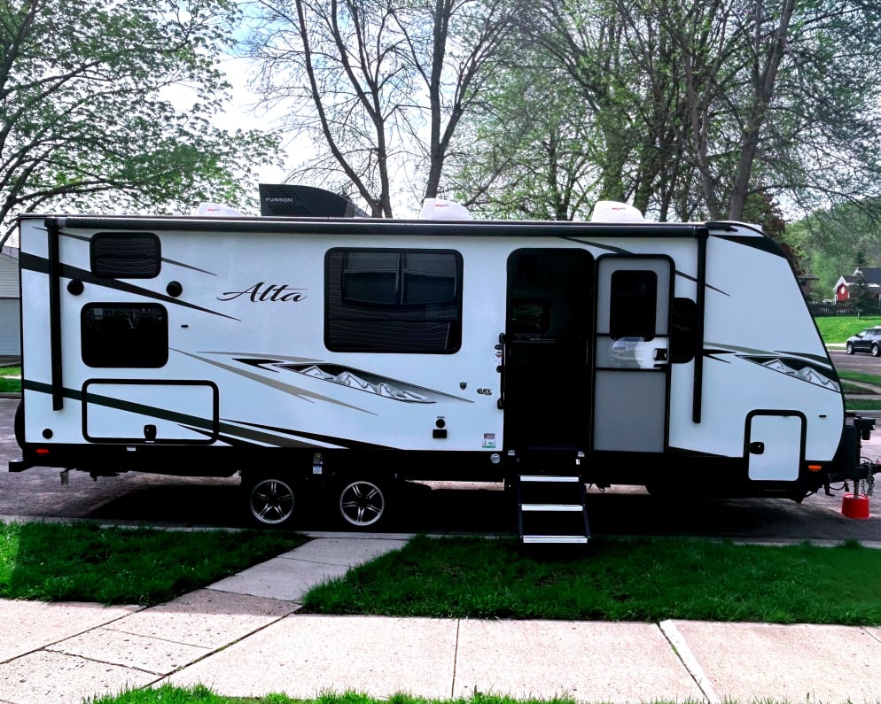 2022 Travel Trailer RV for Rent in New Ulm, Minnesota