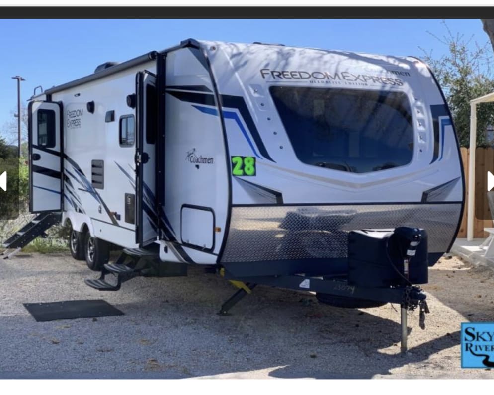 2022 Coachmen freedom express 287bhds available for rent in coachella California
