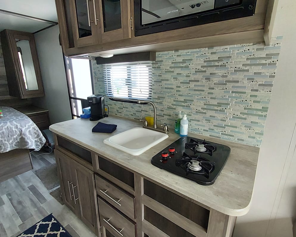 2022 Zinger Lite  by Crossroads RV for rent in 21842