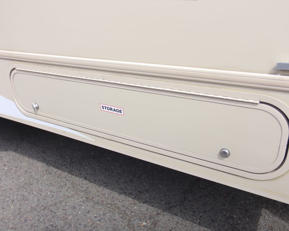 2022 Minnie Winnie  by Winnebago for rent in 22738