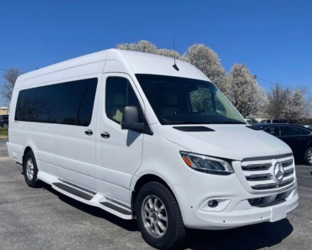 Class B RV for Rent in Apex, North Carolina