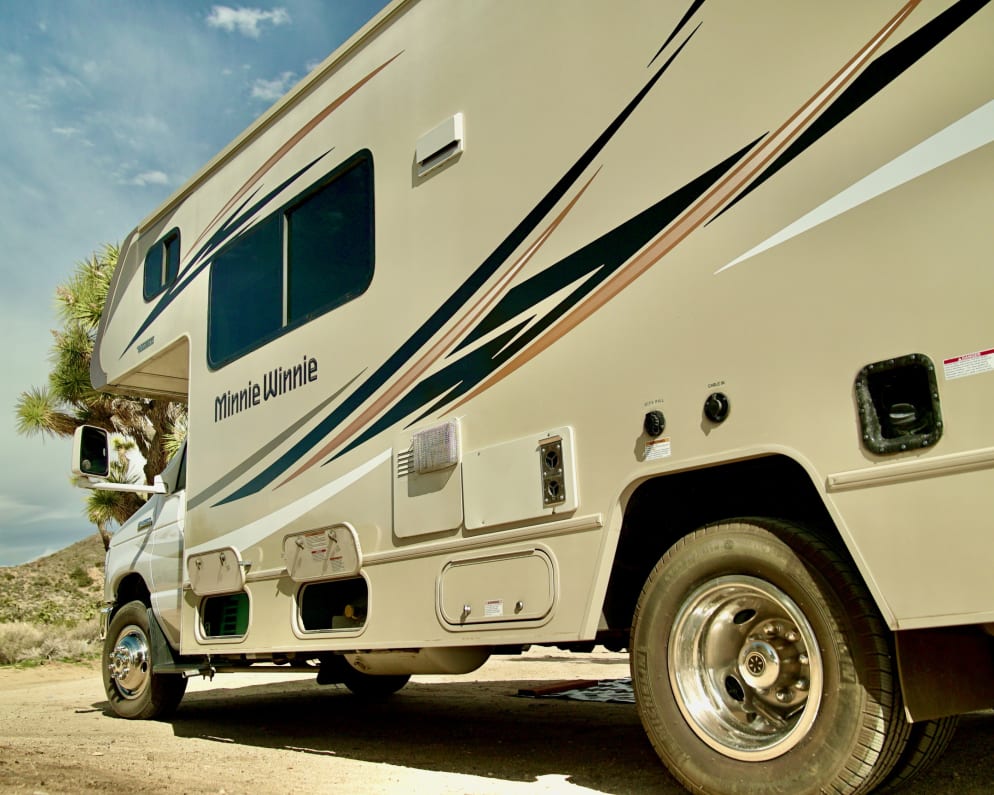 2017 Winnebago Minnie Winnie available for rent in Yucca Valley California