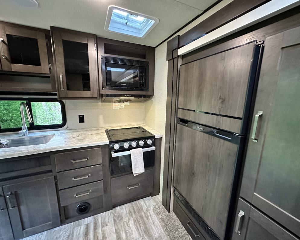 Travel Trailer RV for Rent in Pendleton, Missouri