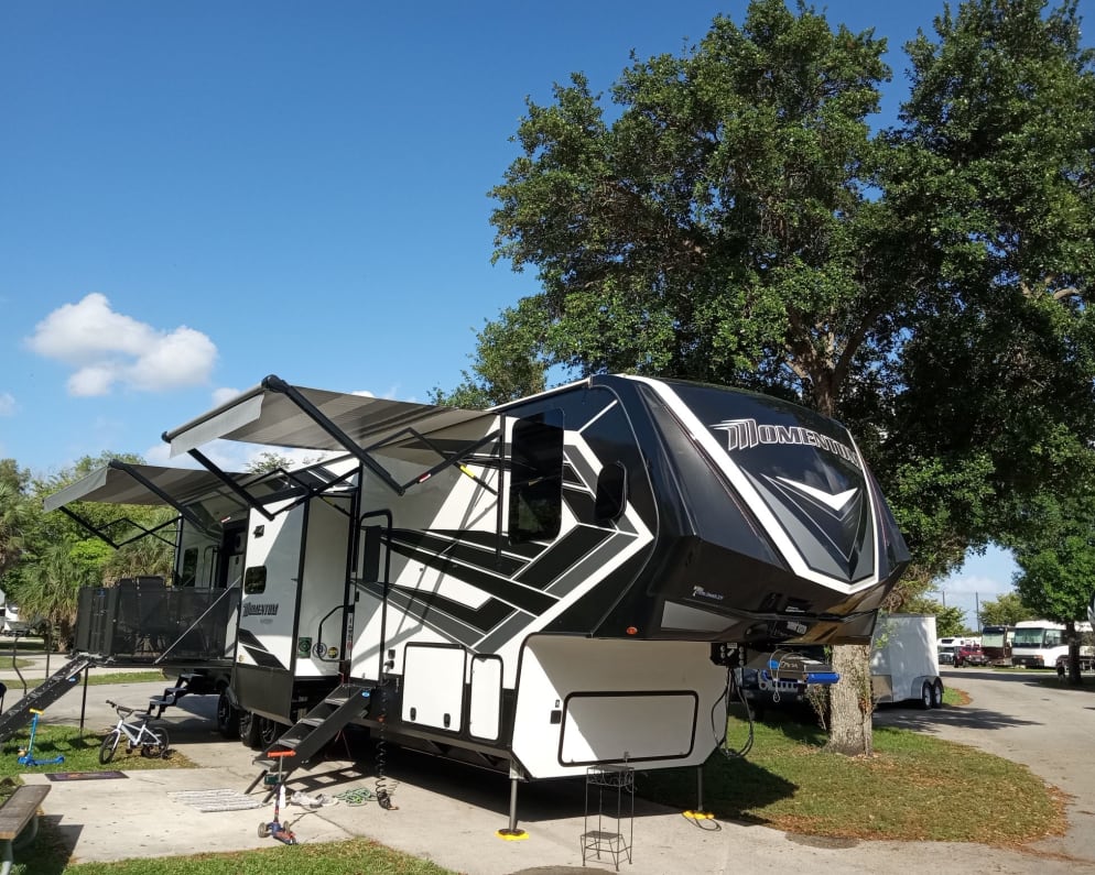 2022 Fifth Wheel RV for Rent in Bangor, Maine