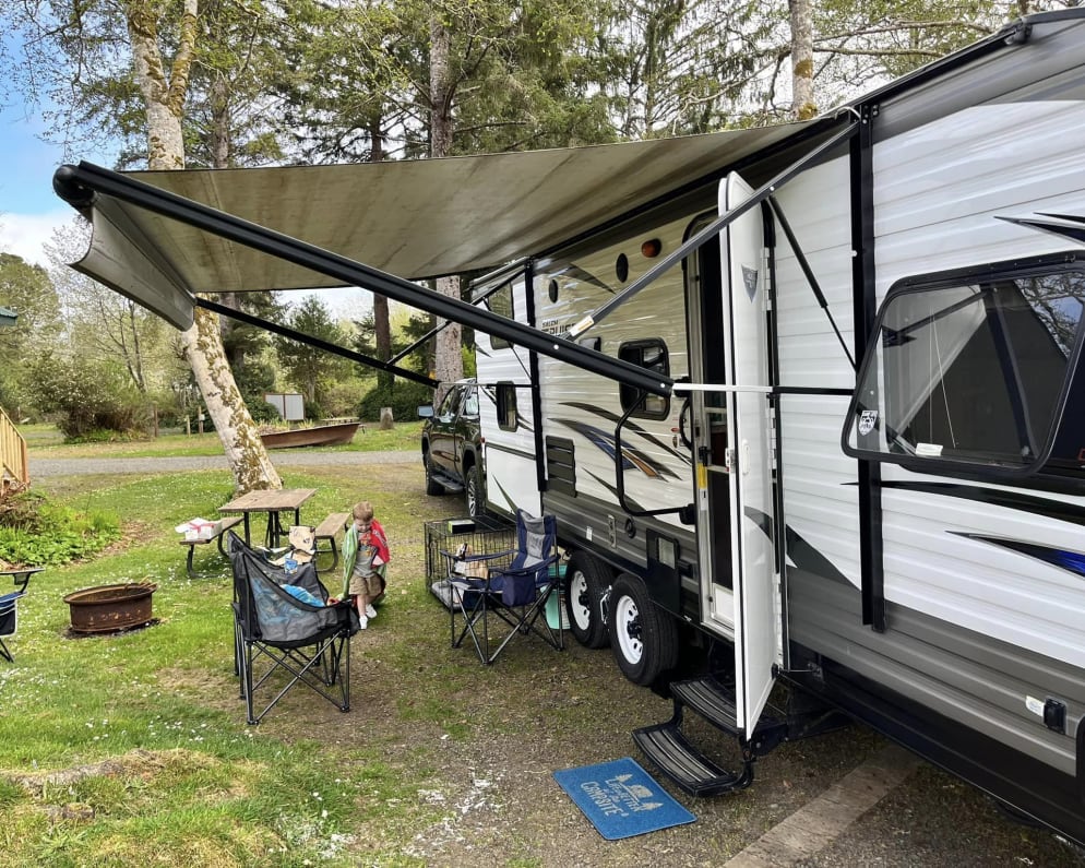 2017 Salem Cruise Lite  by Forest River for rent in 98445