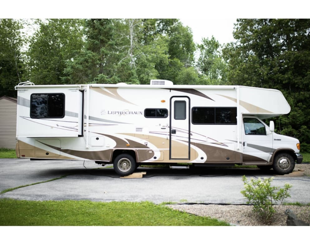 2007 Class C RV for Rent in hermantown, Minnesota