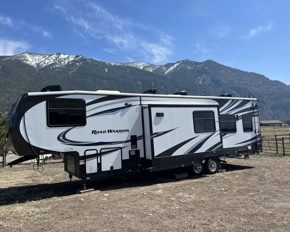 2015 Heartland RVs Road Warrior Toy Hauler