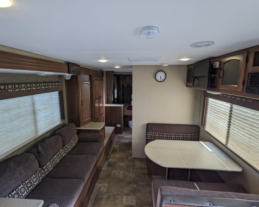 2015 Coachmen Apex 50th Anniversary Travel Trailer for rent in Kalona Iowa