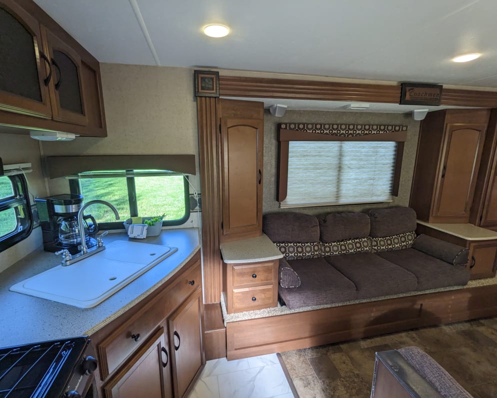 2015 Apex 50th Anniversary  by Coachmen for rent in 52247