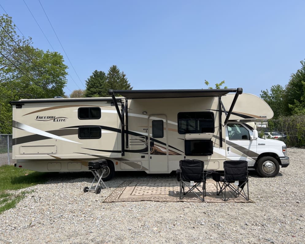 2017 Thor Motor Coach Freedom Elite