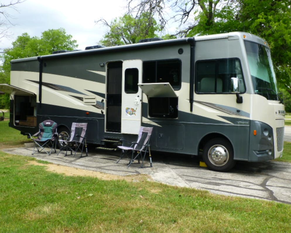 2020 Winnebago Vista Class A for rent in Hickory Creek Texas