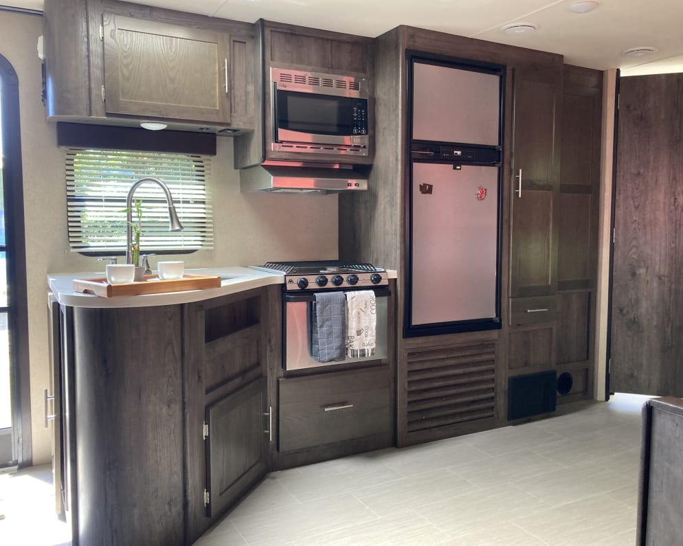 2017 Kodiak Ultimate  by Dutchmen for rent in 98272