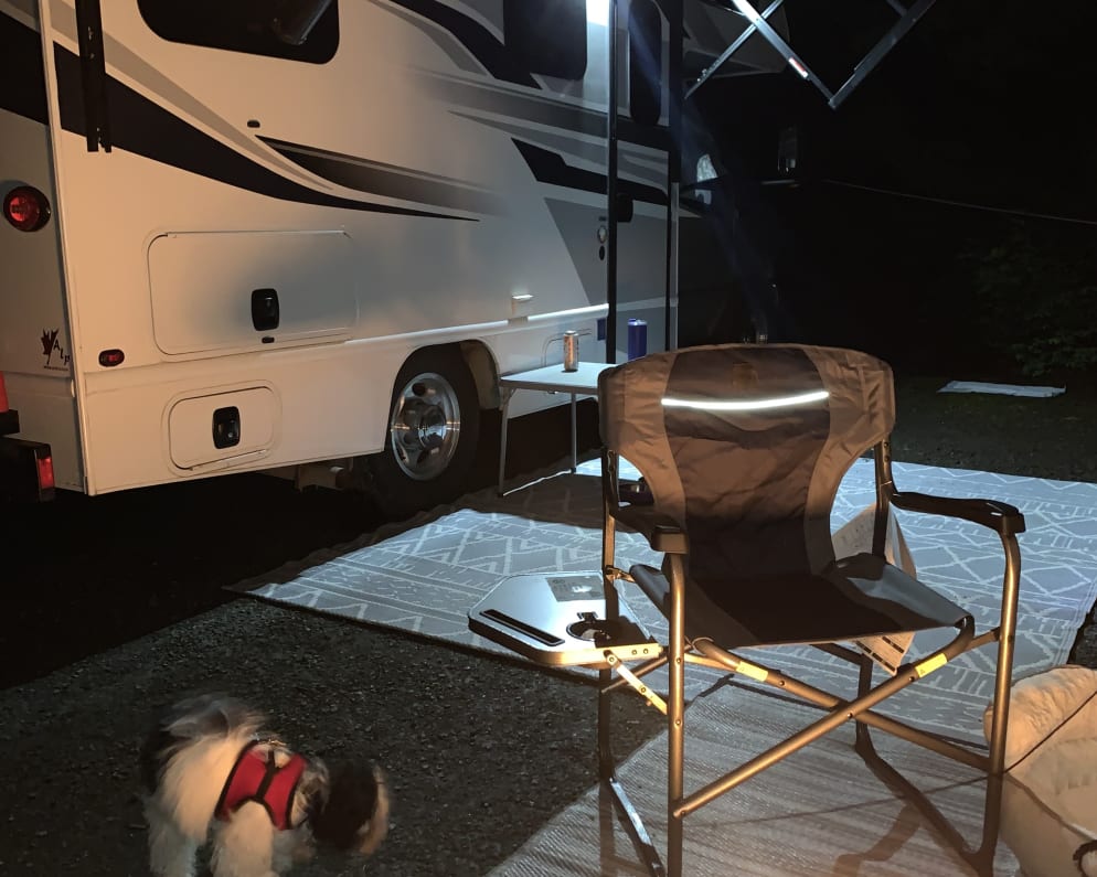 2021 Adventurer  by Ford for rent in V7G 1S5
