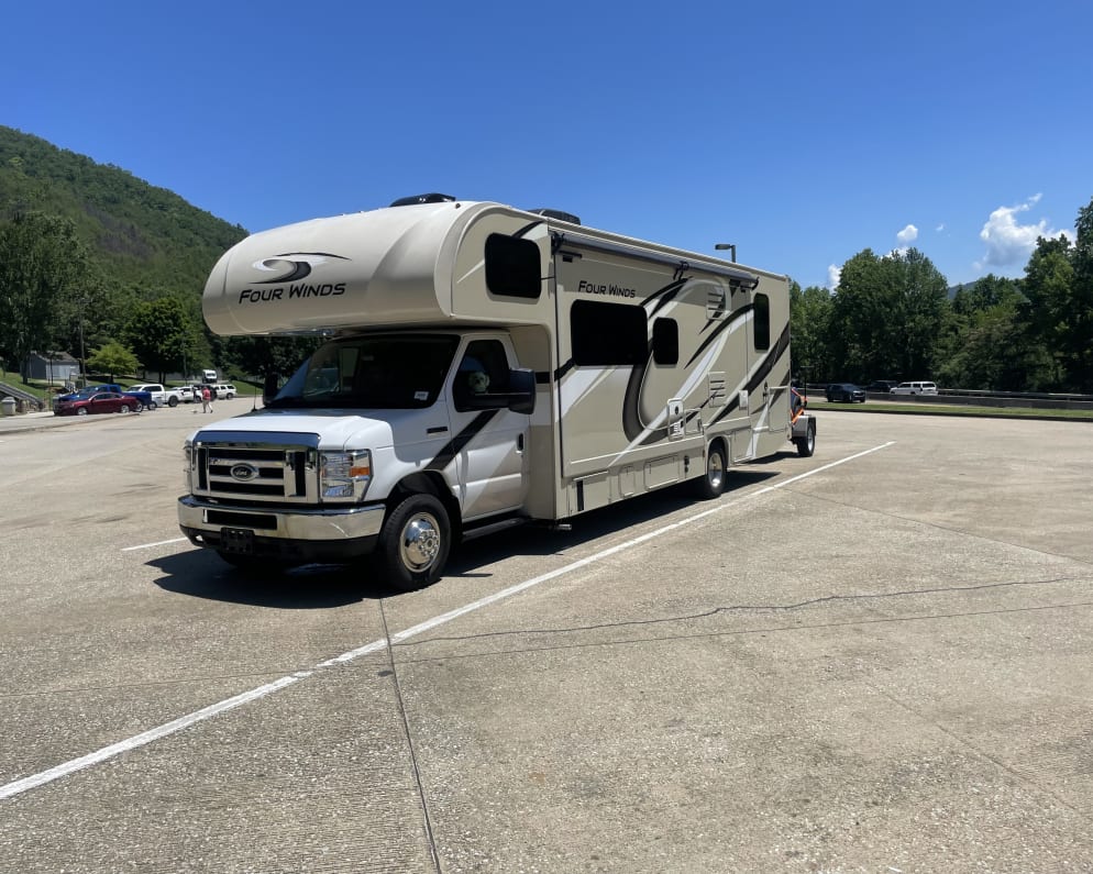 2020 Four Winds  by Thor for rent in 33406