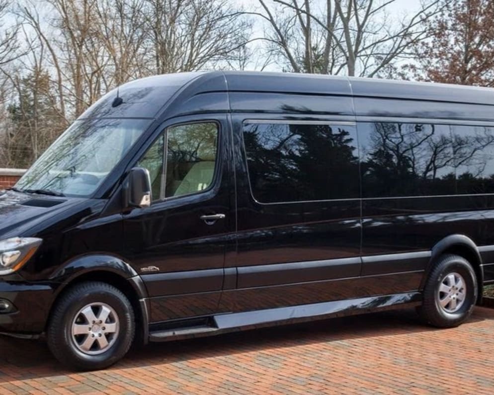 2023 Class B RV for Rent in Valley, Nebraska