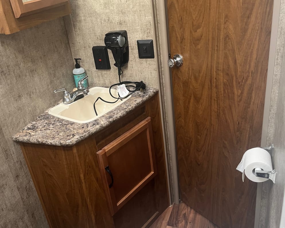 Travel Trailer RV for Rent in Lander, Wyoming