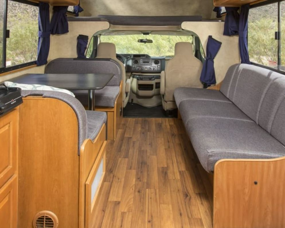 2018 Thor Majestic Class C for rent in Saint Hubert Quebec