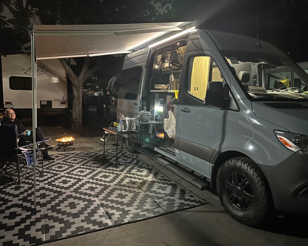 2023 Class B RV for Rent in Lake Forest, California - RVUSA.com