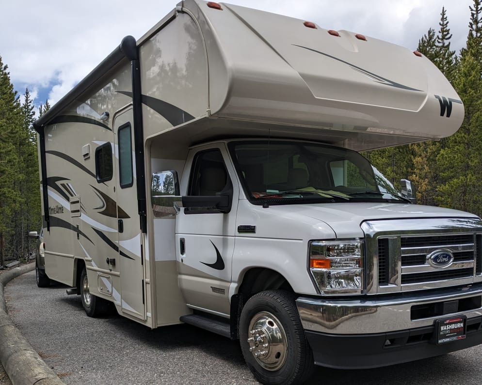 2022 Winnebago Minnie Winnie Class C for rent in Provo Utah
