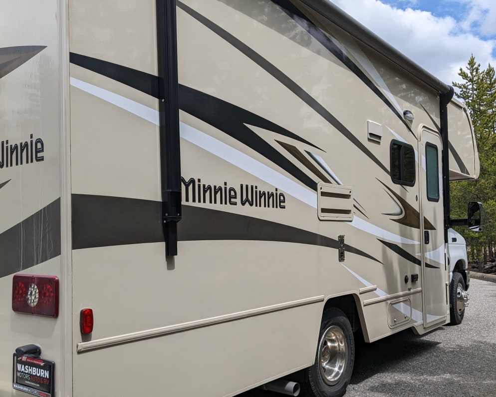 2022 Minnie Winnie  by Winnebago for rent in 84604
