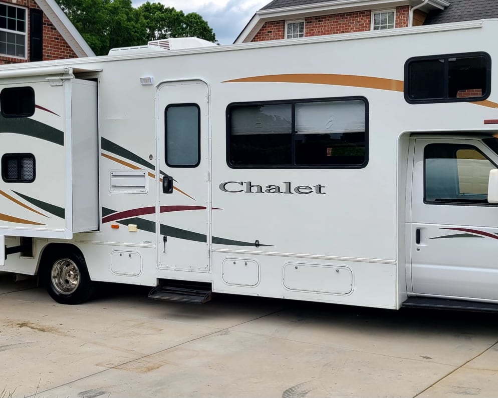2009 Class C RV for Rent in Midland, North Carolina