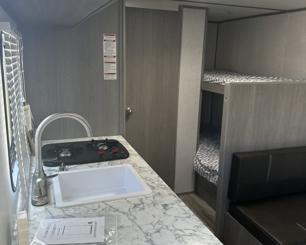 2022 Dutchmen Coleman Lantern LT Travel Trailer for rent in Ponder Texas