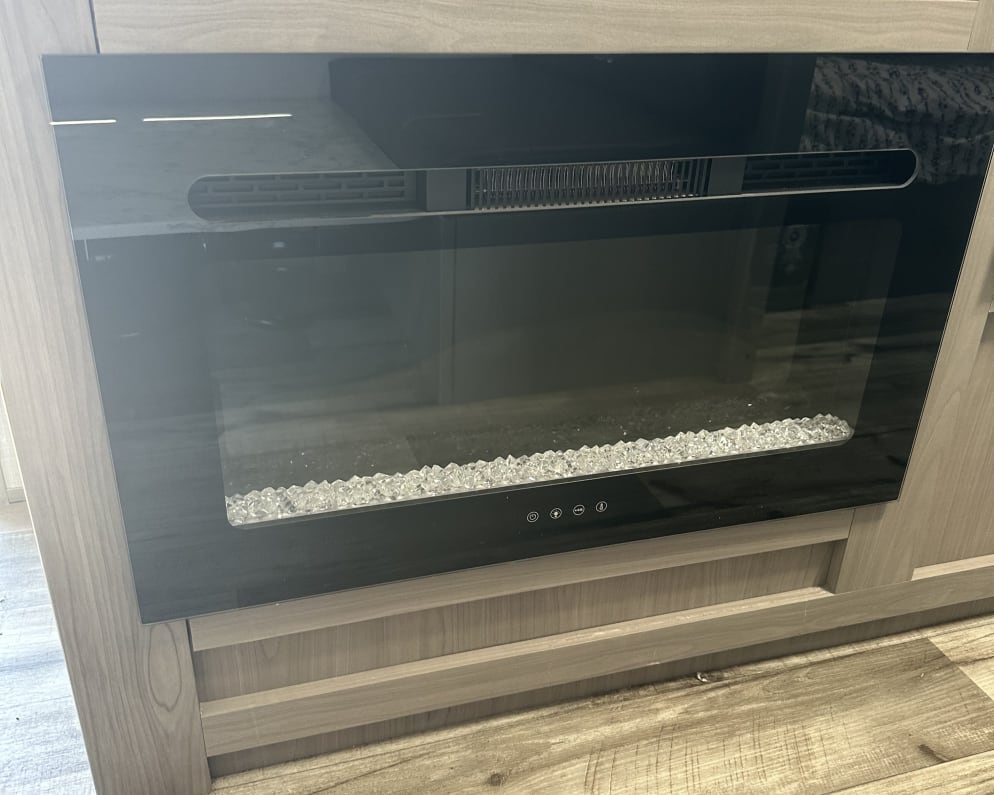 2022 Coleman Lantern LT  by Dutchmen for rent in 76259
