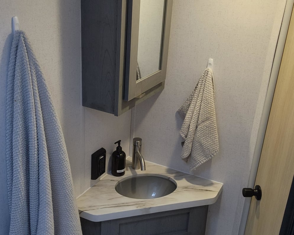 2023 Ozark Trailer  by Ozark for rent in L0L 1L0