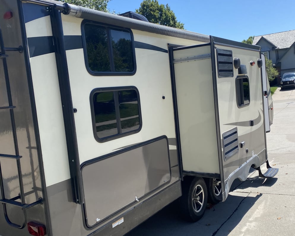 2017 Forest River Surveyor Travel Trailer for rent in Omaha Nebraska
