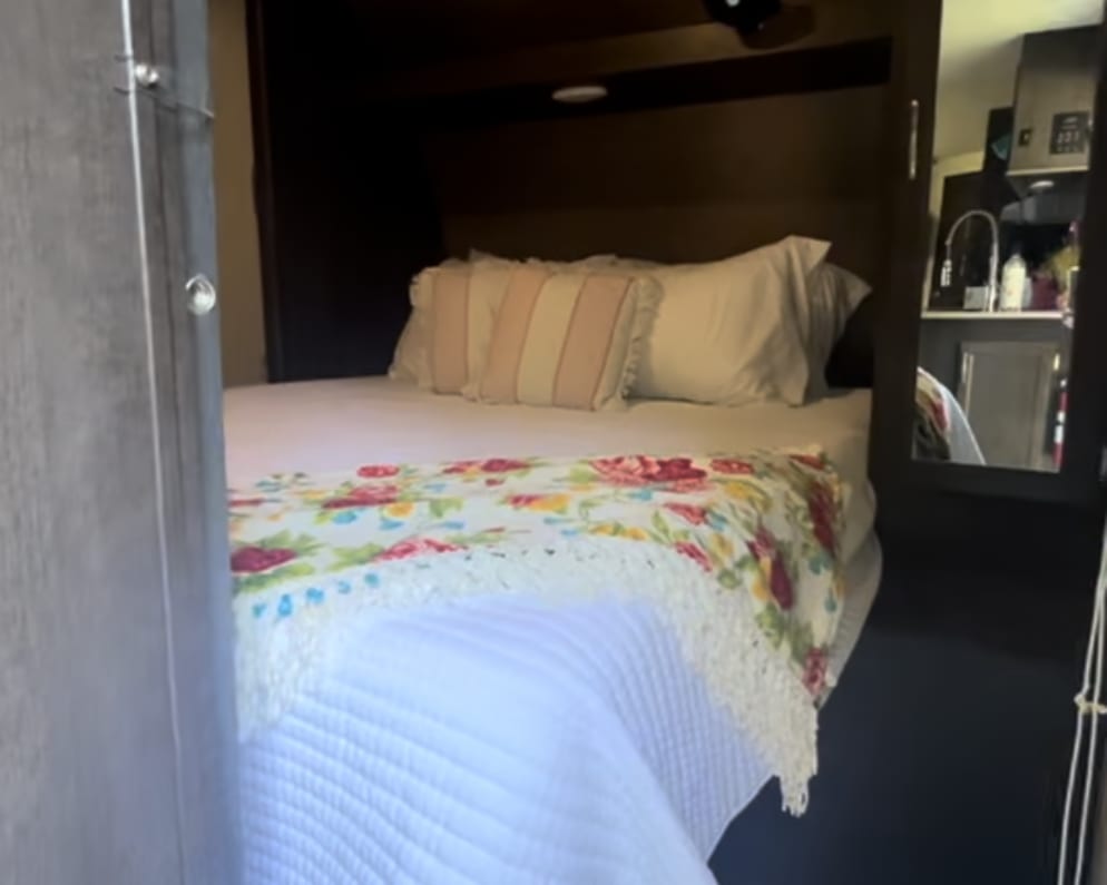 2018 Travel Trailer RV for Rent in Burleson, Texas