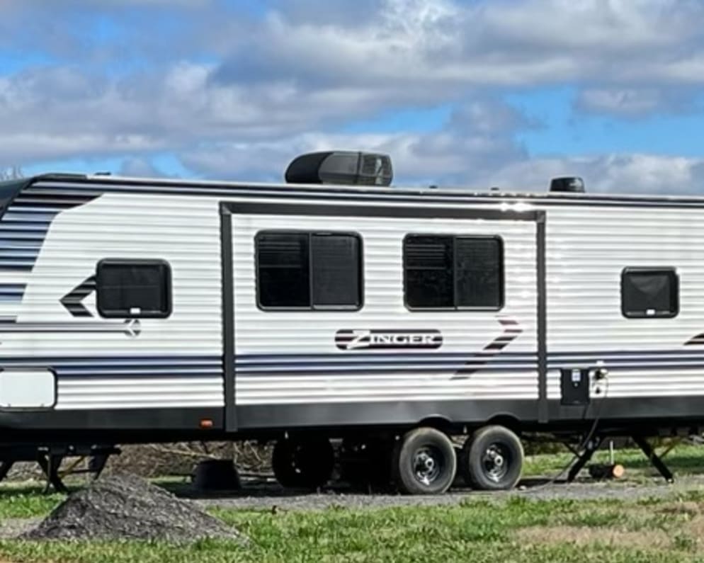 2022 Crossroads RV Zinger Travel Trailer for rent in Piney Flats Tennessee