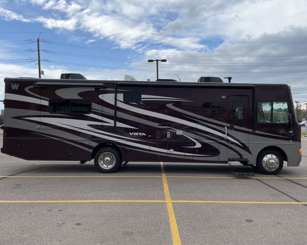 2014 Winnebago Vista Class A for rent in Waunakee Wisconsin
