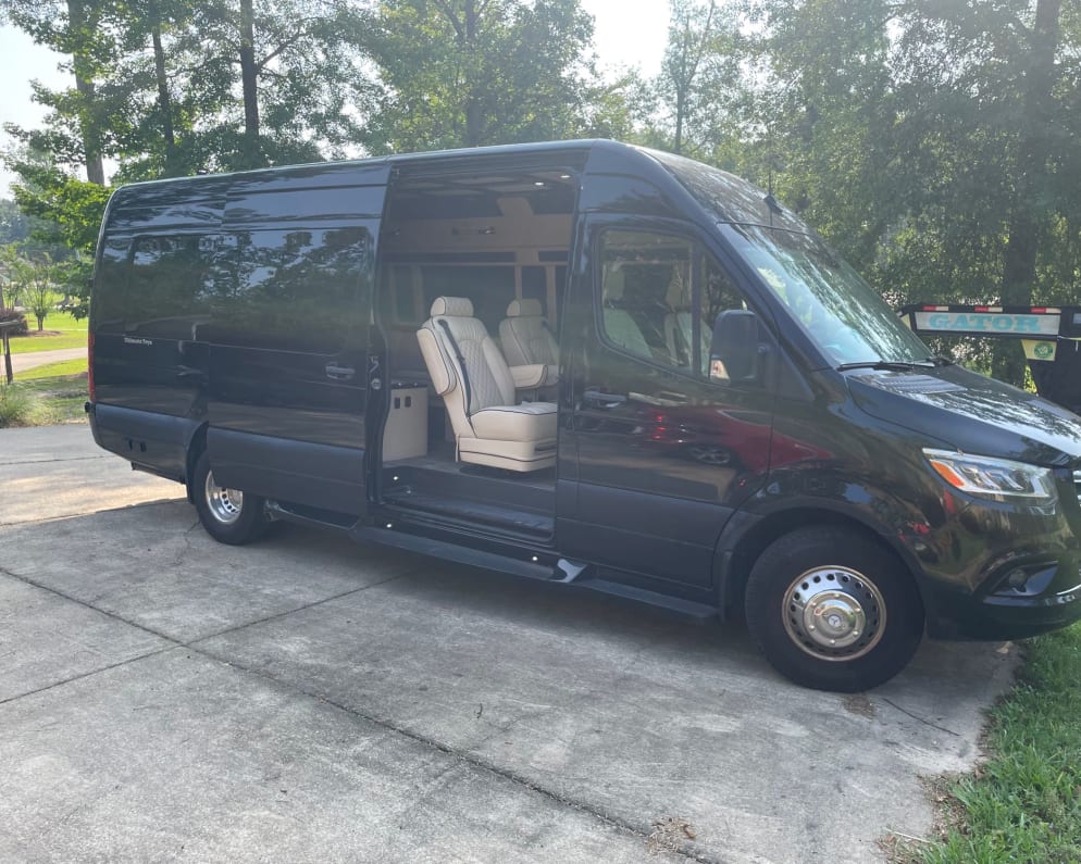 Class B RV for Rent in Brandon, Mississippi