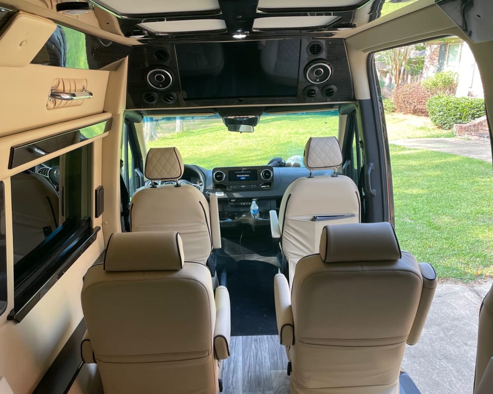 2023 Class B RV for Rent in Brandon, Mississippi - RVUSA.com