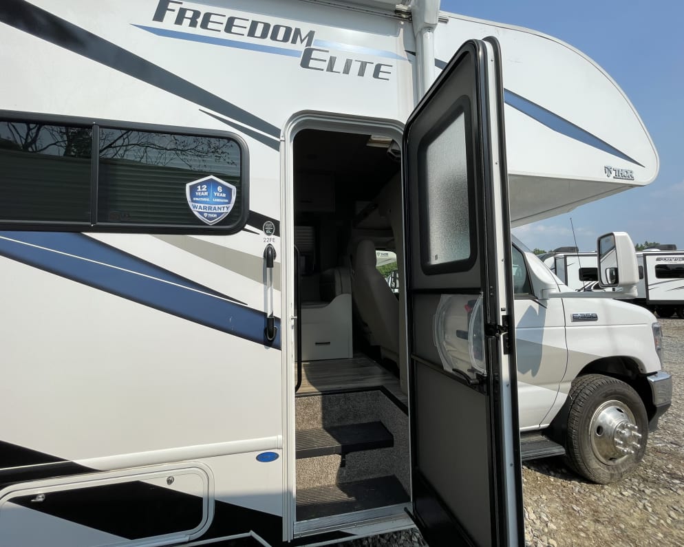 2022 Freedom Elite  by Thor for rent in 23487