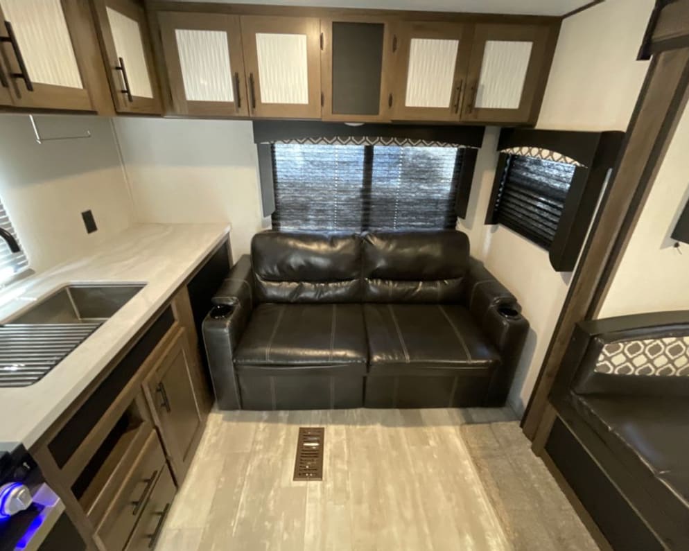 Travel Trailer RV for Rent in Omaha, Nebraska