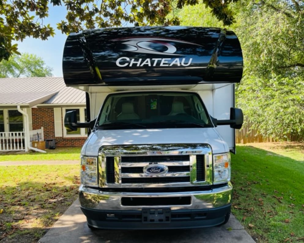 2022 Thor Chateau available for rent in Fort Smith Arkansas
