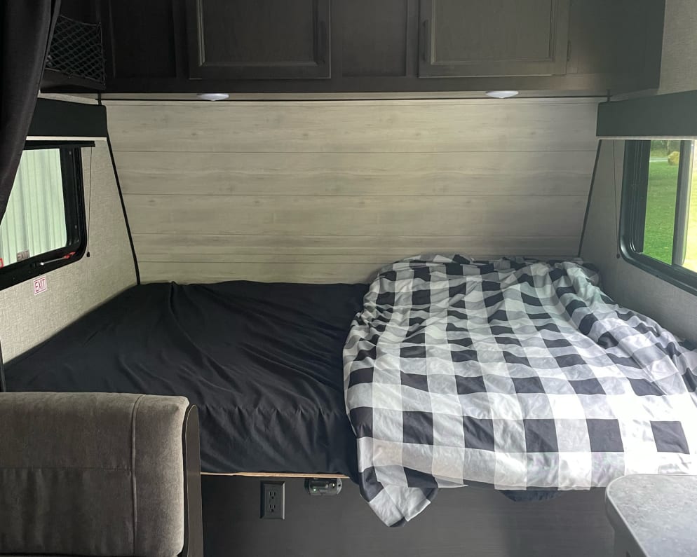2022 Jayco Jay Flight SLX Travel Trailer for rent in Leetonia Ohio