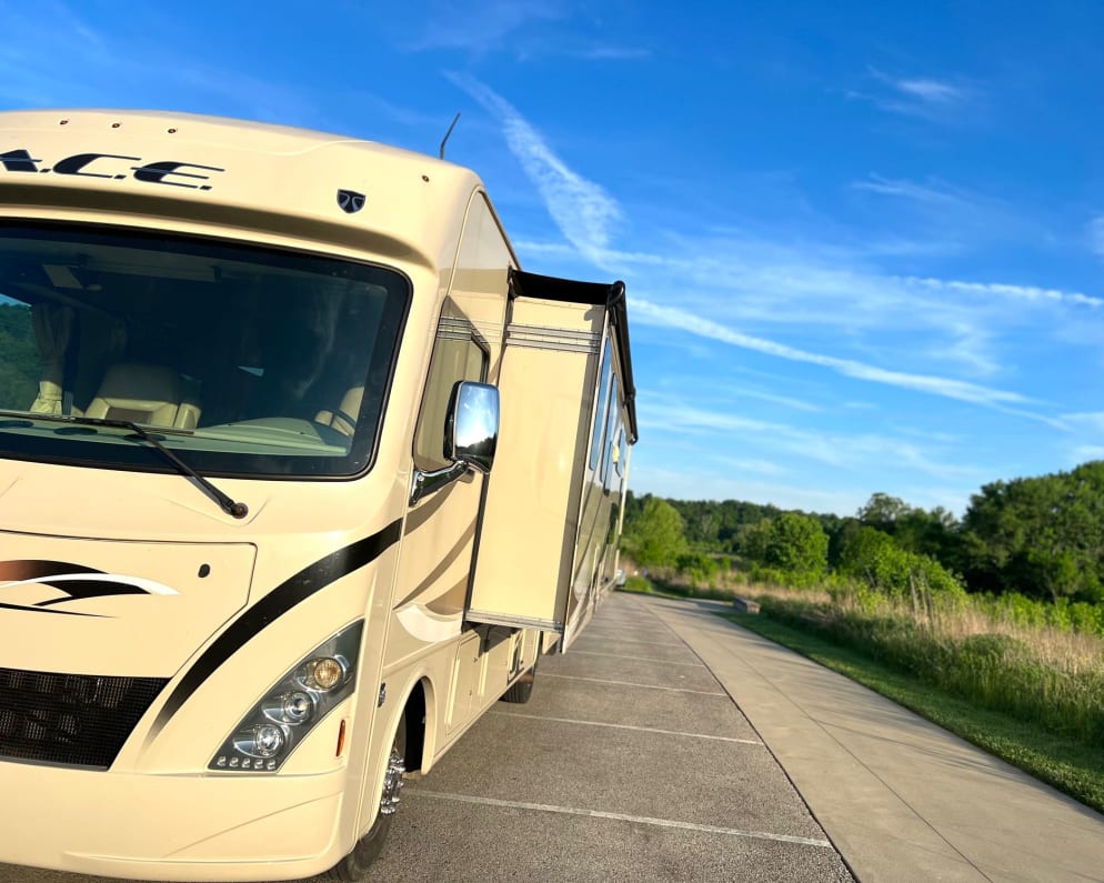 Class A RV for Rent in Shepherdsville, Kentucky