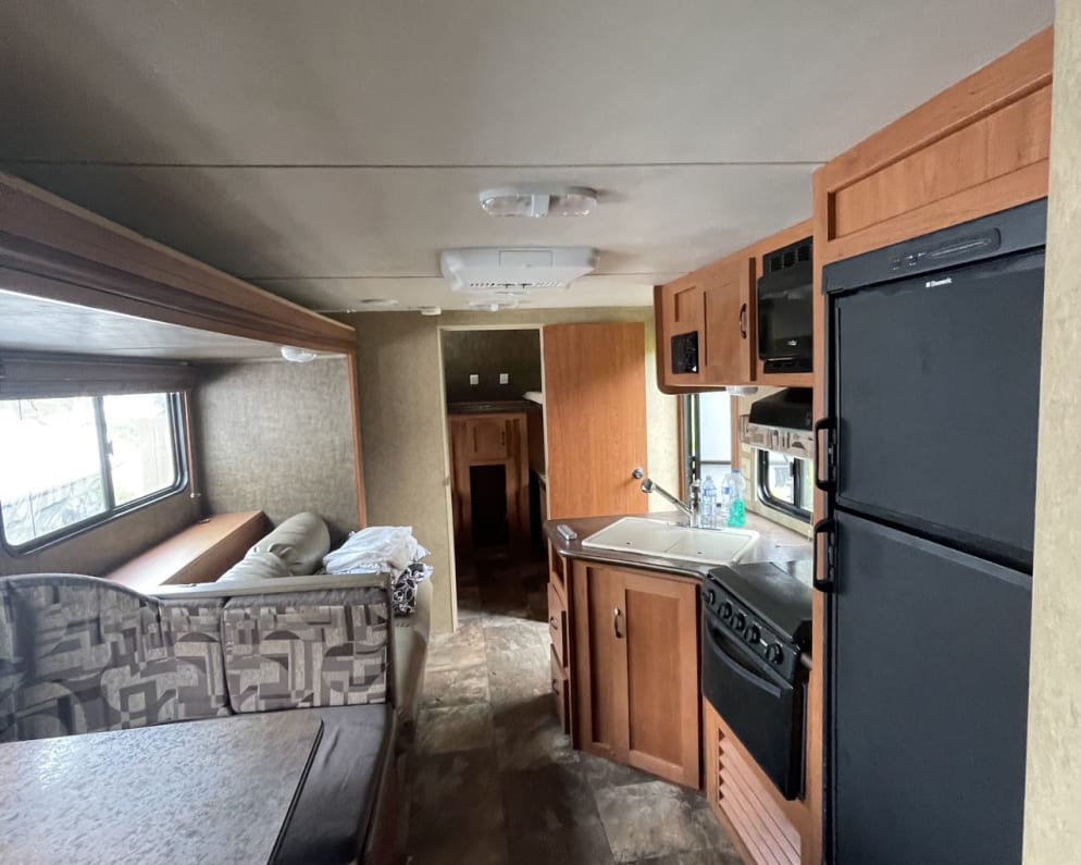 2015 Cherokee Grey Wolf  by Forest River for rent in V9K1z2