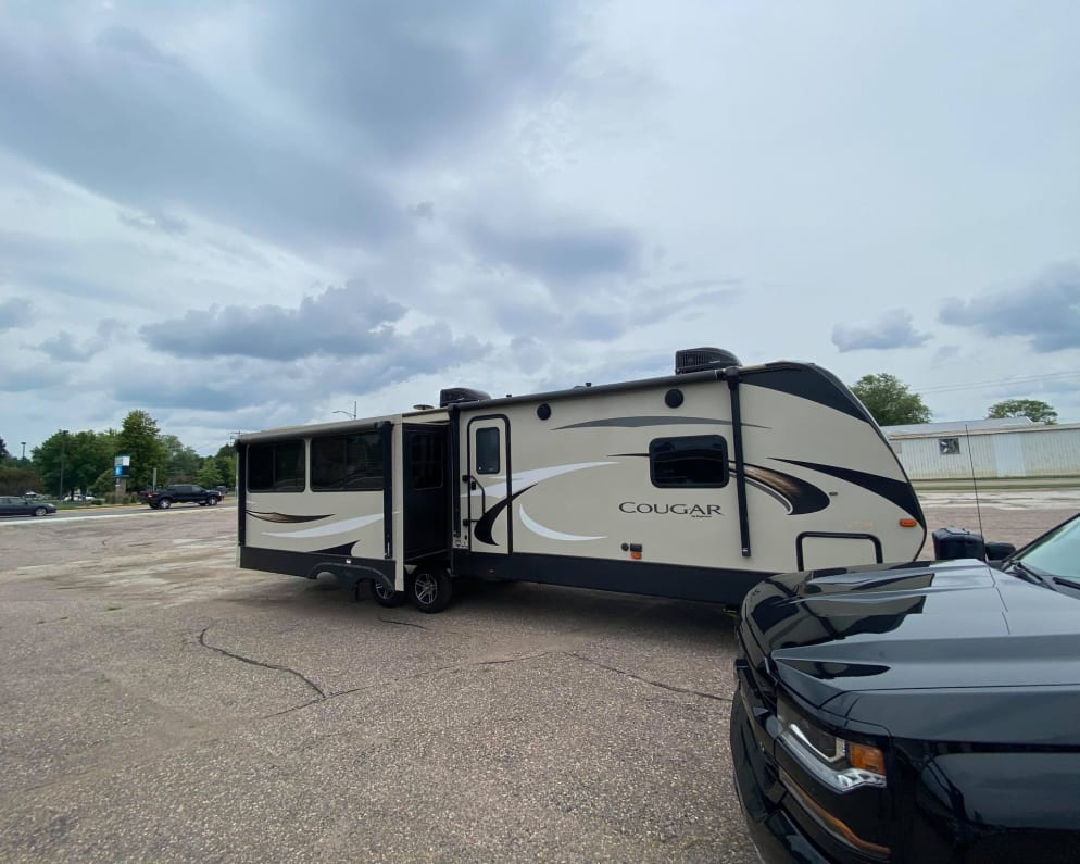 Travel Trailer RV for Rent in Shawano, Wisconsin