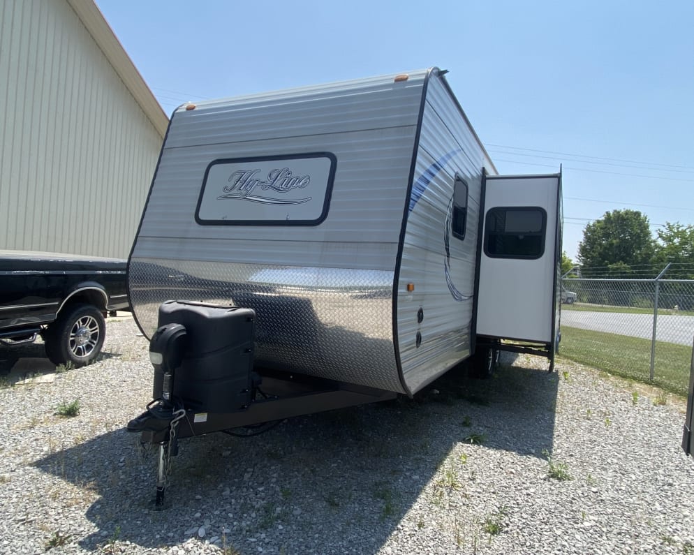 2022 Hy-Line 30HY available for rent in Madisonville Kentucky