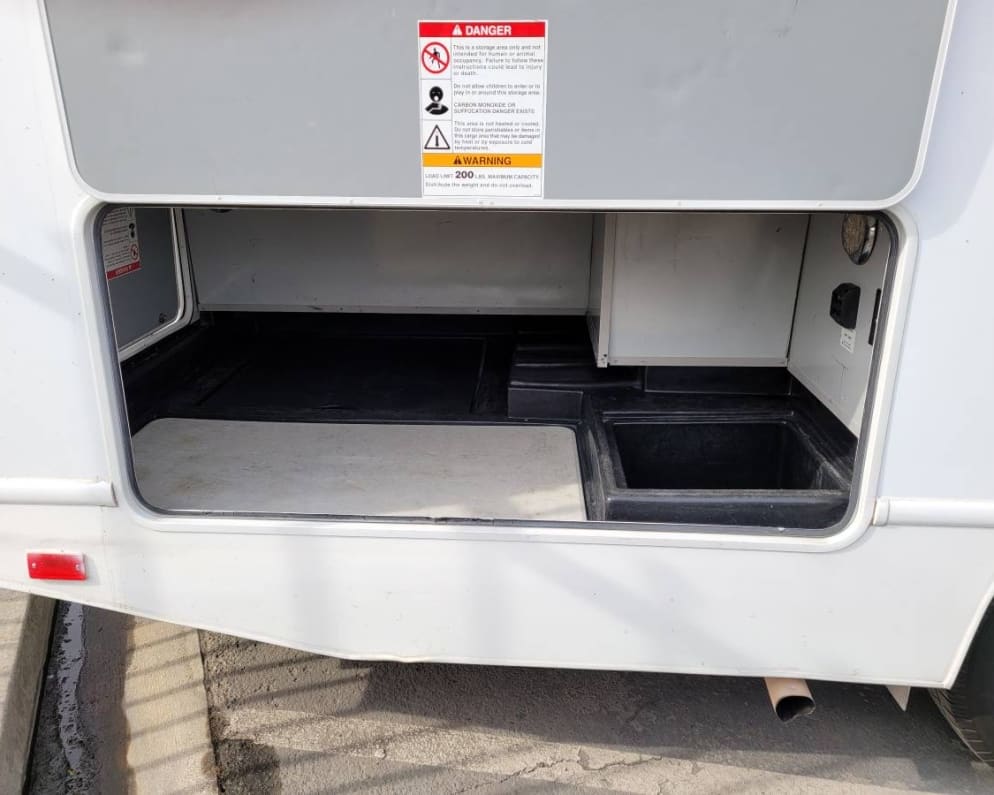 2015 Thor Majestic Class C for rent in El Dorado Hills California