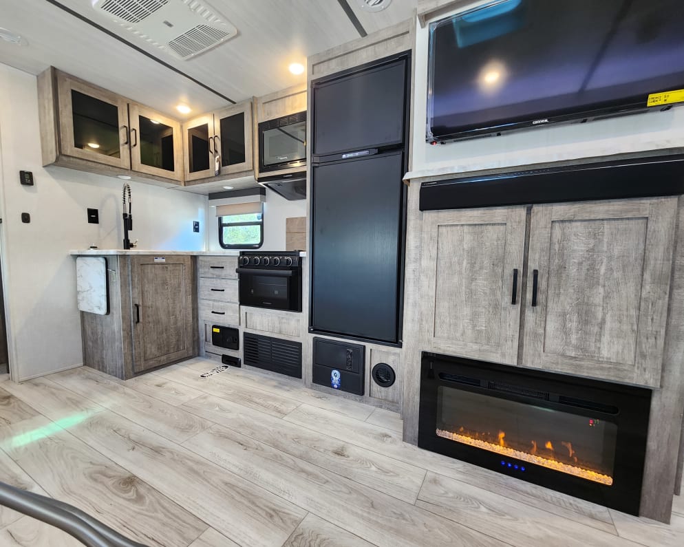 2023 Forest River Grand Surveyor 267RBSS