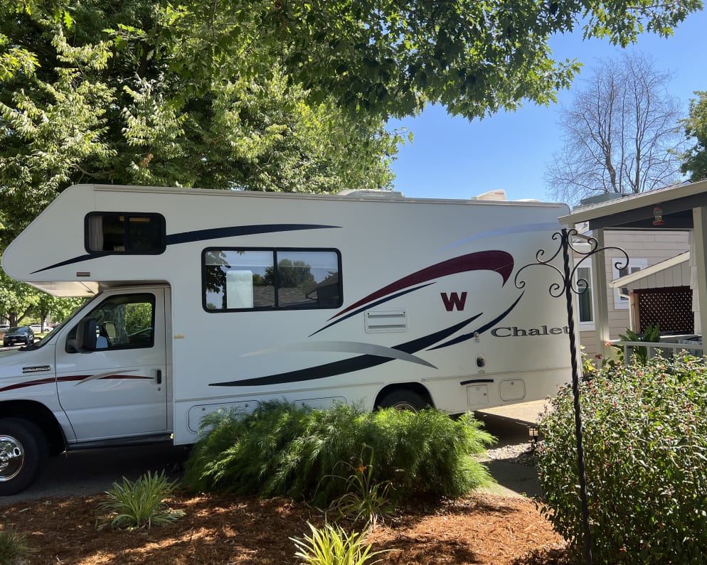 2010 Winnebago Chalet