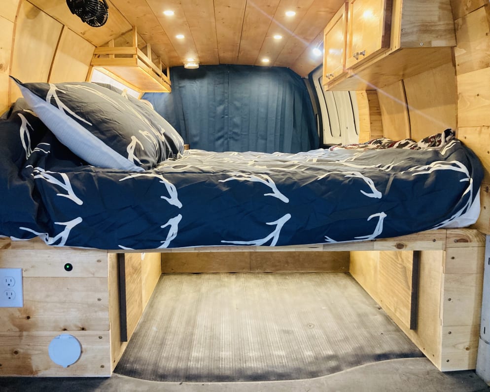 2013 Savanna  by Gmc for rent in T4C2B1