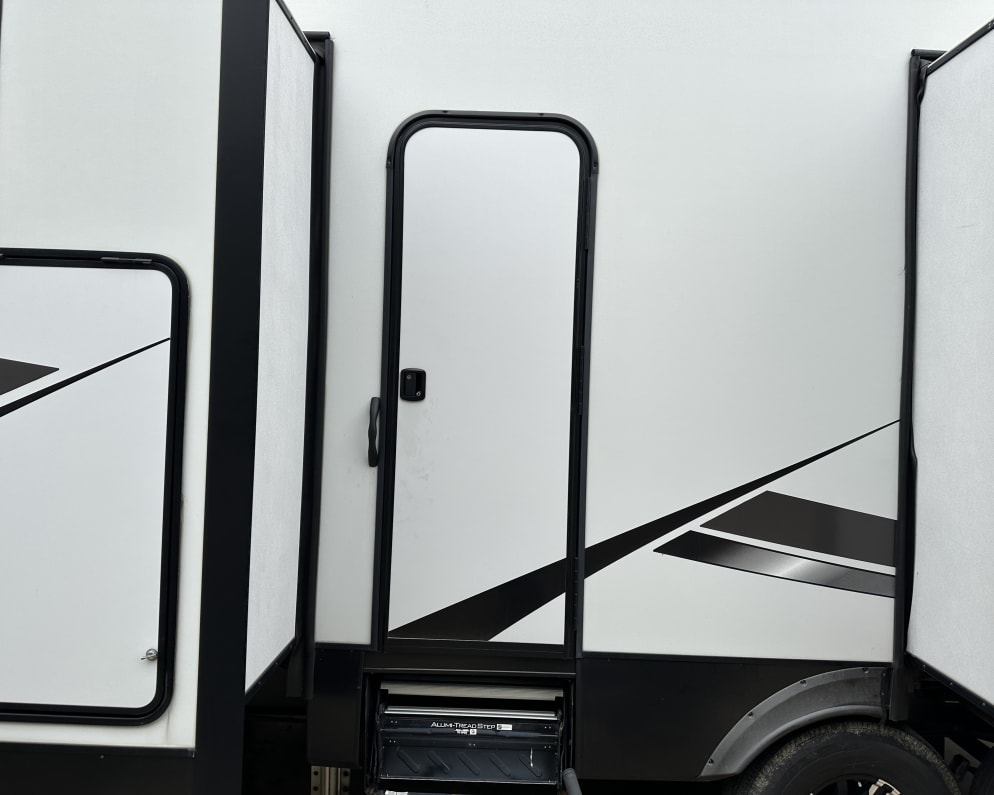 2021 Fifth Wheel RV for Rent in Heath, TX