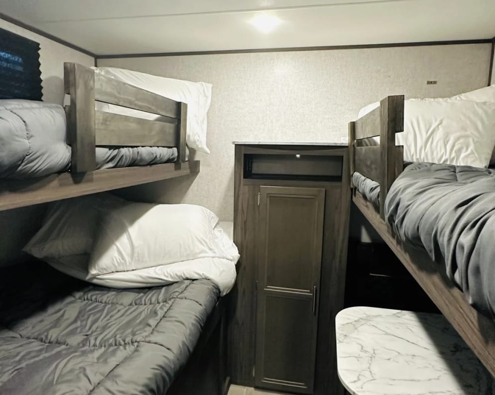 2021 Kodiak Ultra Lite  by Dutchmen for rent in 32605